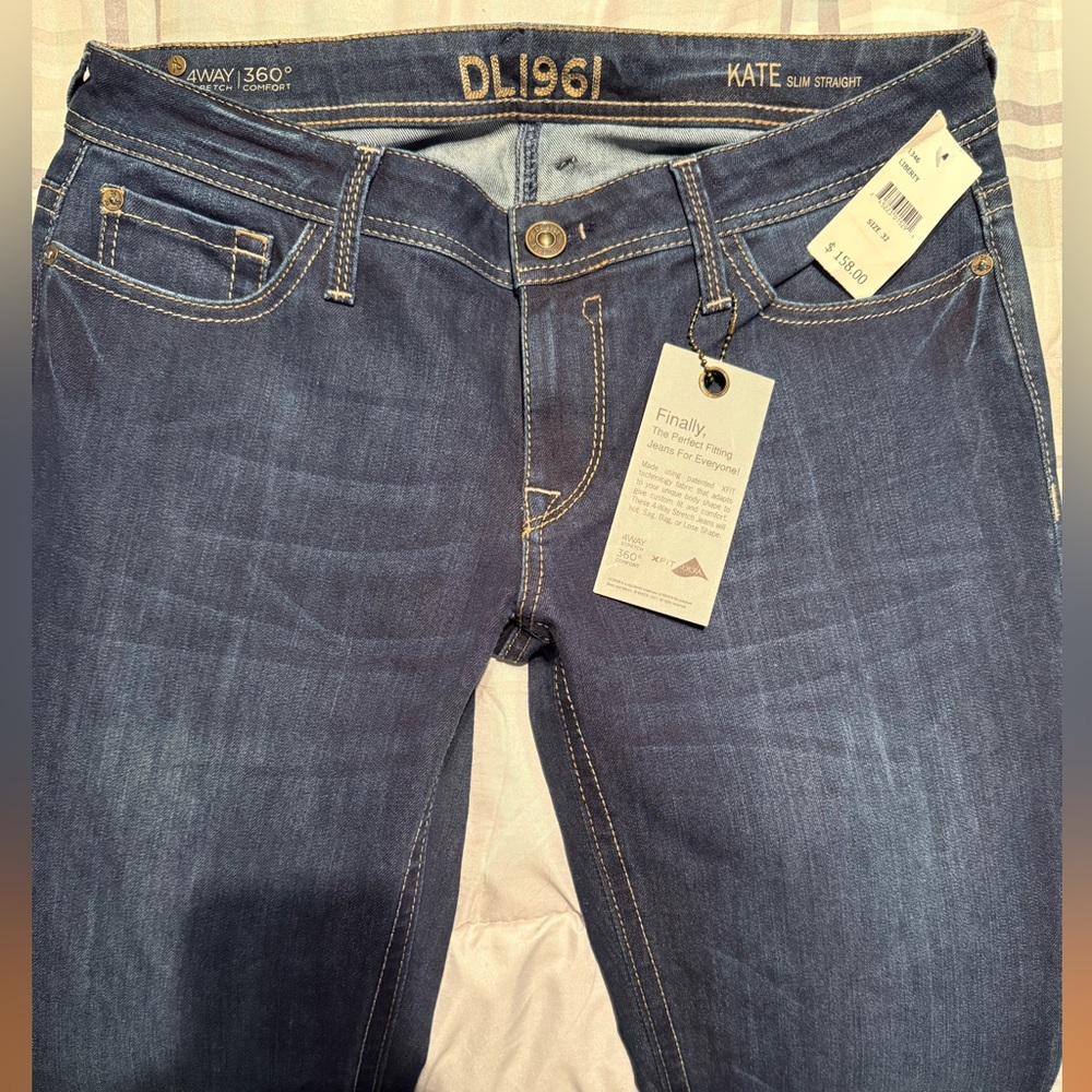 DL1961 Women's Straight Leg Jeans - Dark Blue